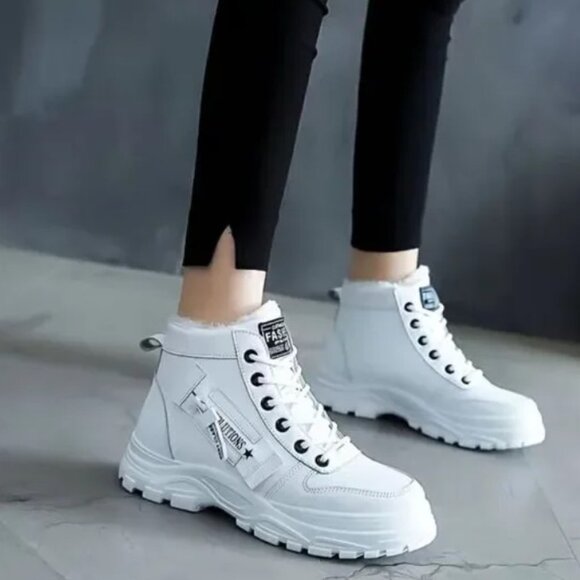 White Vegan Leather Faux Fur Lined Evolutions High-Top Sneakers 7.5 - Picture 13 of 13